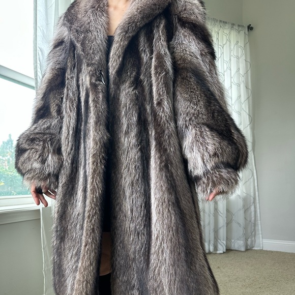 VTG Fur Coat - Picture 6 of 11